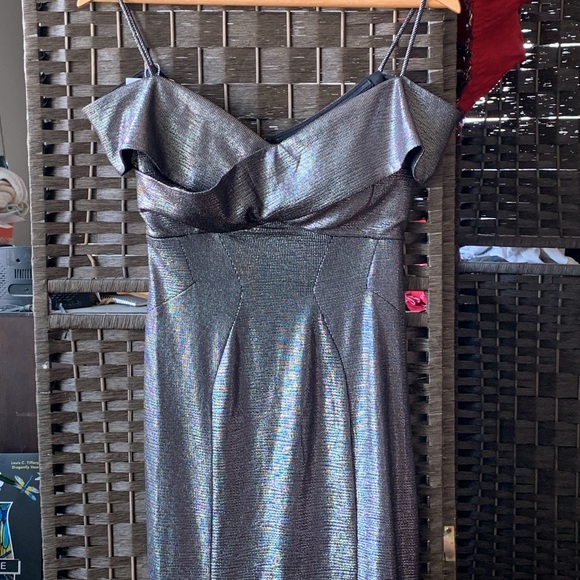 Nightway Petite Off Shoulder Metalic Gown Dress Size 4P - Picture 6 of 12